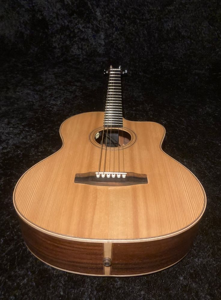 Akustisk Baryton Guitar